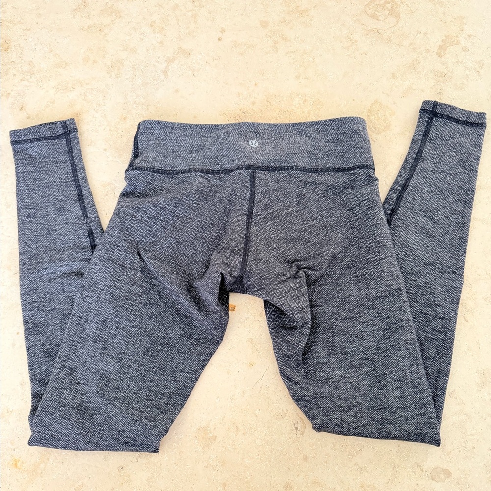Lulu Wunder Under Knit Leggings